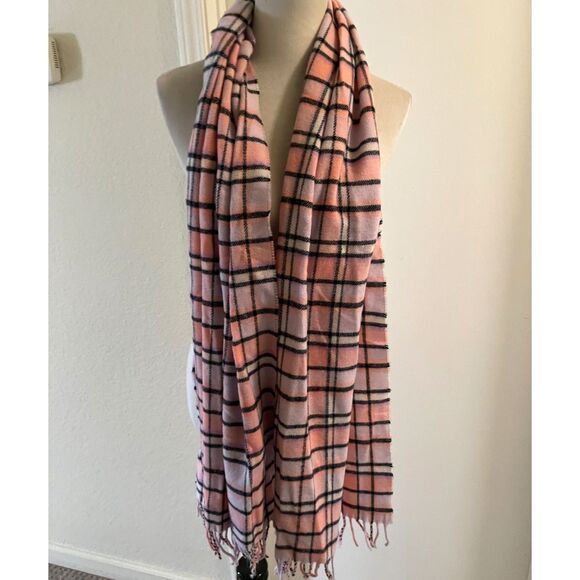 J Crew Wool Scarf Pale Pink & Black Plaid Tartan- Made in Italy - Classic Preppy - Picture 3 of 6